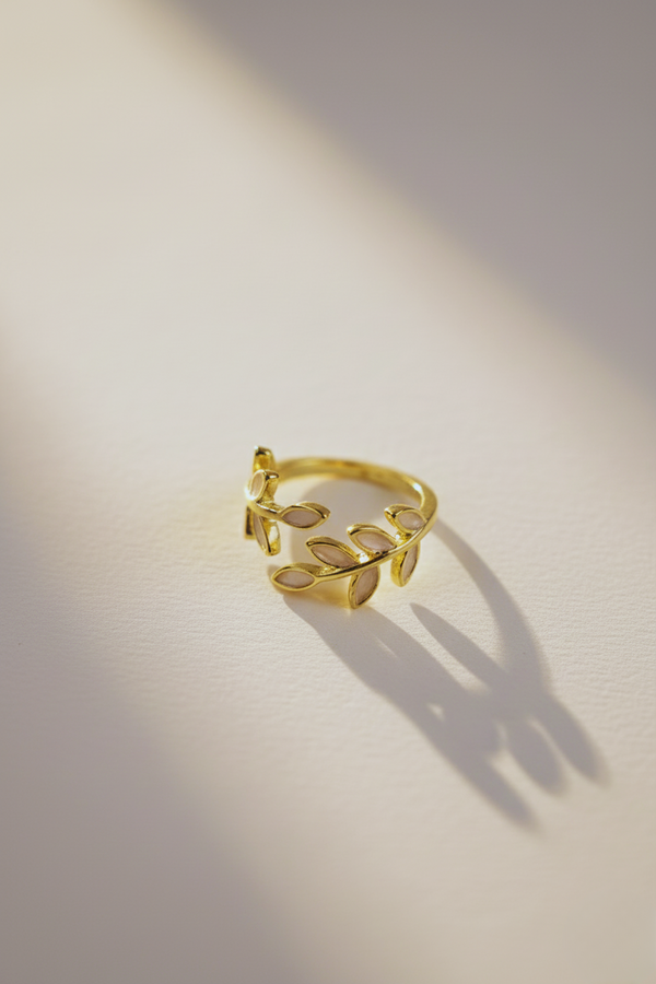 Elara Leaf Ring
