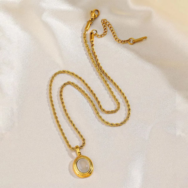 Aurelia Pendant Necklace