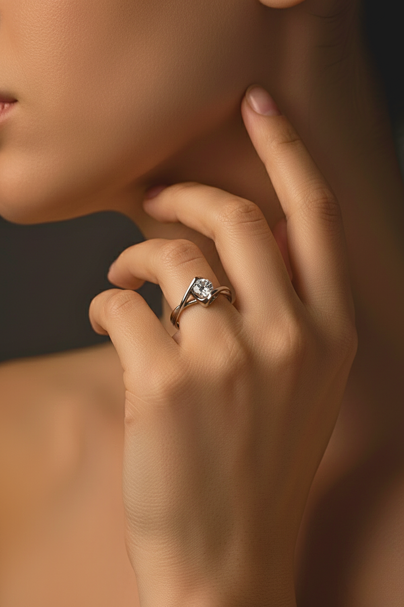 Luna Enchant Solitaire Ring
